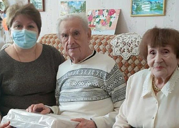 Ветеранов Великой Отечественной войны поздравили с годовщиной Победы в Сталинградской битве